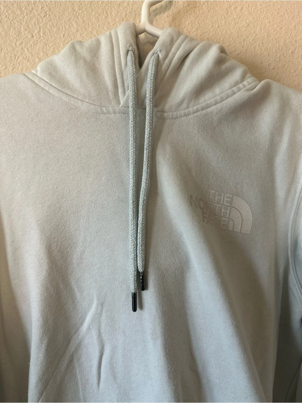 The North Face Light Blue Pullover Hoodie size S/ pre owned 1190